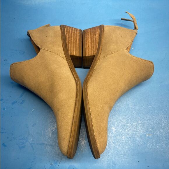 lucky brand Booties Beige Suede Heels Boots Shoes size 8.5 Mint - Picture 6 of 8